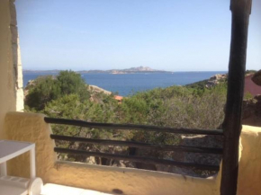 Trilocale con terrazzo vista mare a Baja Sardinia